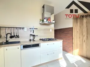 Prodej bytu 4+1, Jaroměř, Na Zavadilce, 66 m2