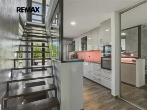 Prodej vícegeneračního domu, Vrané nad Vltavou, Ve Strouze, 182 m2