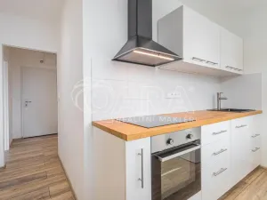 Pronájem bytu 2+1, Praha - Malešice, Počernická, 52 m2