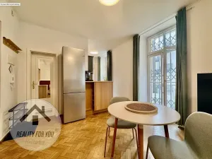 Pronájem bytu 1+kk, Praha - Smíchov, Mozartova, 44 m2