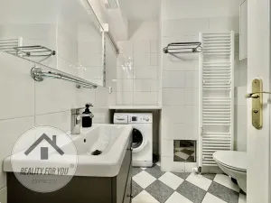 Pronájem bytu 1+kk, Praha - Smíchov, Mozartova, 44 m2