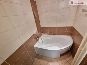 Pronájem bytu 2+1, Kralupy nad Vltavou - Lobeček, nám. Mládežníků, 54 m2