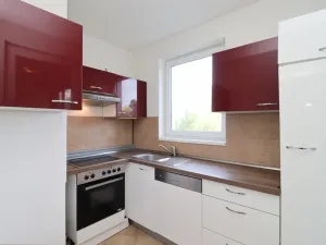 Pronájem bytu 2+kk, Praha - Hloubětín, Nademlejnská, 41 m2