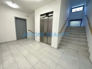 Pronájem bytu 2+kk, Praha - Jinonice, Walterovo náměstí, 55 m2