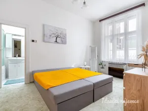 Pronájem bytu 2+kk, Praha - Staré Město, U staré školy, 45 m2