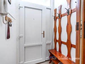 Pronájem bytu 2+kk, Praha - Staré Město, U staré školy, 45 m2