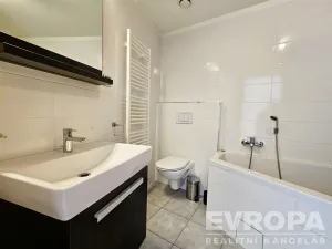 Pronájem atypického bytu, Vrchlabí, Krkonošská, 66 m2