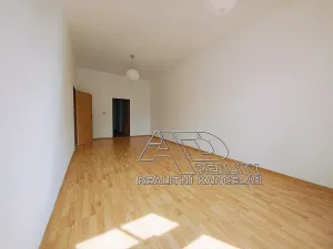 Pronájem bytu 2+1, České Budějovice, Pražská tř., 72 m2