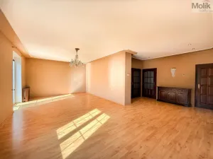 Pronájem atypického bytu, Chomutov, Zborovská, 256 m2