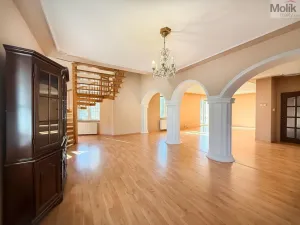 Pronájem atypického bytu, Chomutov, Zborovská, 256 m2