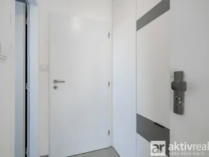 Pronájem bytu 1+kk, Praha - Dolní Chabry, Libědická, 64 m2