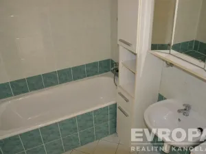 Pronájem bytu 2+kk, Praha - Kyje, Lásenická, 52 m2