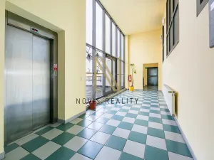Pronájem kanceláře, Plzeň - Jižní Předměstí, Americká, 140 m2
