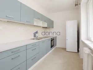 Pronájem bytu 1+kk, Praha, Hartigova, 36 m2
