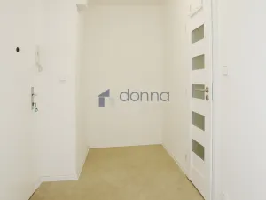 Pronájem bytu 1+kk, Praha, Hartigova, 36 m2
