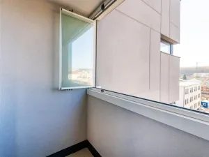 Pronájem bytu 1+kk, Praha - Vysočany, Poděbradská, 39 m2