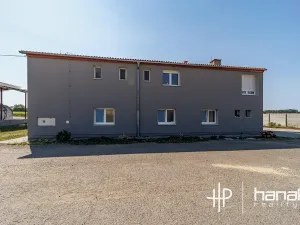 Prodej výrobních prostor, Dolany, 900 m2