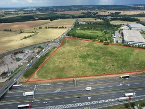 Pronájem komerčního pozemku, Praha, 800 m2