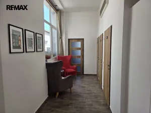 Prodej obchodního prostoru, Dvůr Králové nad Labem, Dobrovského, 540 m2