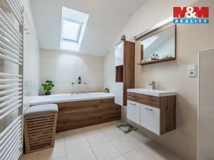 Prodej rodinného domu, Křenice, Šípková, 183 m2