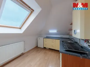 Prodej bytu 1+1, Karlovy Vary, K. Čapka, 36 m2