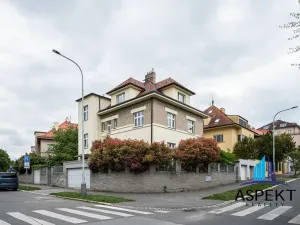 Pronájem bytu 1+1, Praha - Podolí, U podolského hřbitova, 30 m2