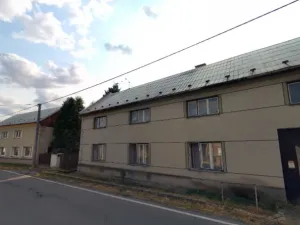 Pronájem zemědělské usedlosti, Střeň, 100 m2