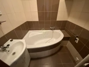 Pronájem bytu 2+1, Hrádek, 1. máje, 56 m2