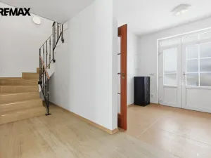 Pronájem rodinného domu, Jenišov - Pod Rohem, K Rohu, 210 m2