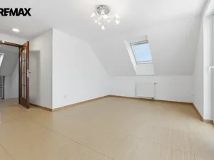 Pronájem rodinného domu, Jenišov - Pod Rohem, K Rohu, 210 m2