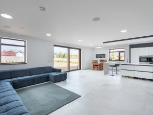 Prodej obchodního prostoru, Velké Přítočno, 350 m2