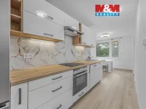 Pronájem bytu 2+1, Chvaletice, U Kulturního domu, 60 m2