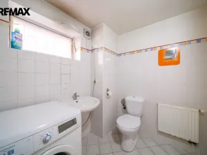 Prodej obchodního prostoru, Karlovy Vary, K. Čapka, 113 m2
