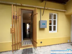 Pronájem bytu 2+kk, Znojmo, Na Kopečku, 52 m2