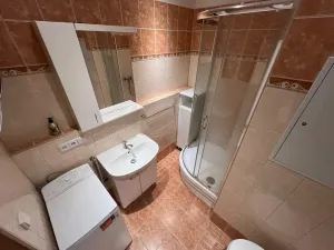 Pronájem bytu 2+kk, Praha - Kobylisy, Kyselova, 44 m2