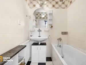 Prodej bytu 2+1, Luhačovice, Zahradní čtvrť, 53 m2