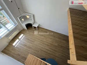 Pronájem bytu 1+kk, Praha - Smíchov, Na Valentince, 50 m2