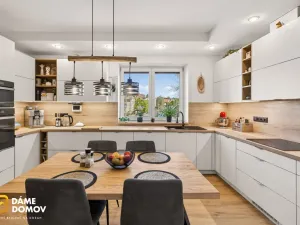 Prodej ubytování, Zlín - Štípa, Mariánské náměstí, 819 m2