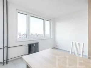 Pronájem bytu 1+kk, Praha - Záběhlice, Topolová, 31 m2