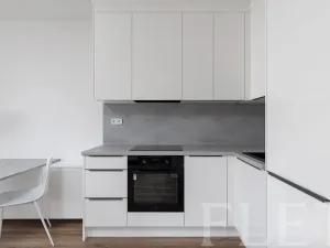 Pronájem bytu 1+kk, Praha - Kamýk, Hodkovická, 35 m2