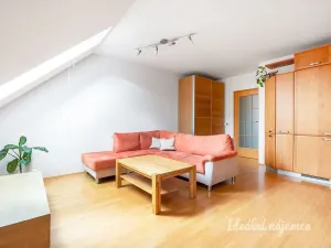 Pronájem bytu 3+kk, Jesenice, Za Rybníkem, 91 m2