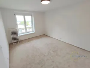 Pronájem bytu 2+1, Praha - Kobylisy, Vršní, 56 m2
