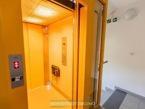 Prodej bytu 3+kk, Znojmo, Jarošova, 71 m2