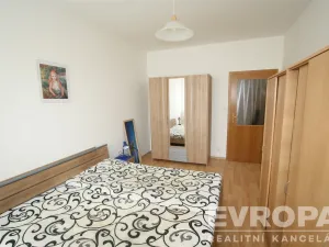 Pronájem bytu 2+kk, Praha - Žižkov, Jeseniova, 48 m2