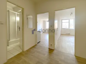 Prodej bytu 2+kk, Praha, Trnkovo náměstí, 45 m2