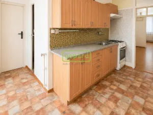 Pronájem bytu 2+1, Karlovy Vary, Závodu míru, 62 m2