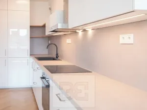 Pronájem bytu 3+kk, Praha - Libeň, Sokolovská, 70 m2