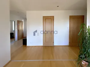Pronájem bytu 4+kk, Praha, Kubišova, 89 m2