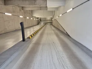 Pronájem garážového stání, Praha - Vinohrady, Dudova, 21 m2