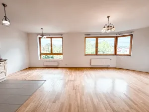 Pronájem bytu 2+kk, Praha - Vršovice, Pod stupni, 60 m2